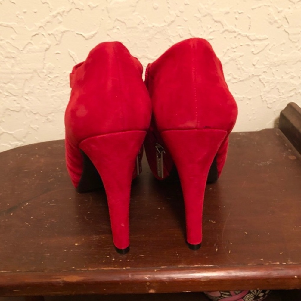 Red suede booties - Picture 3 of 3